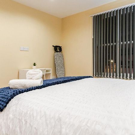 Cozy Flat In Walsall Town Centre Esterno foto