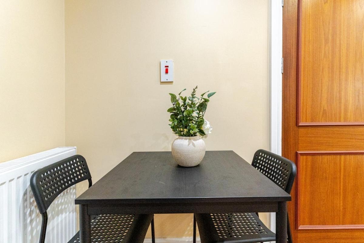 Cozy Flat In Walsall Town Centre Esterno foto